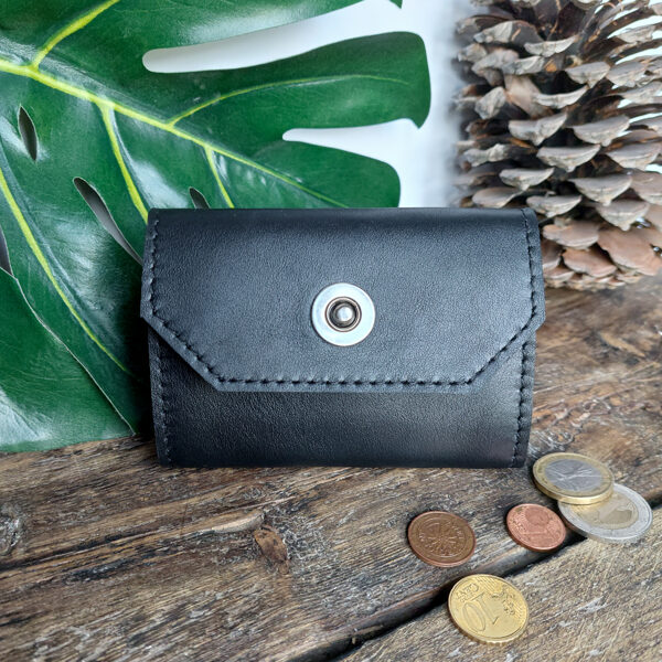 Melns mini maciņš