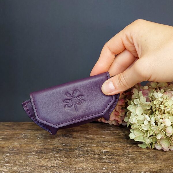 Violets atslēgu maciņš